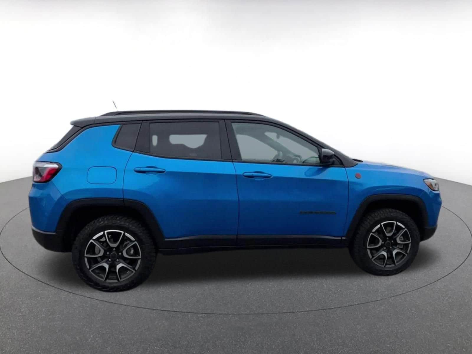 Thumbnail: 2025 Jeep Compass - 16