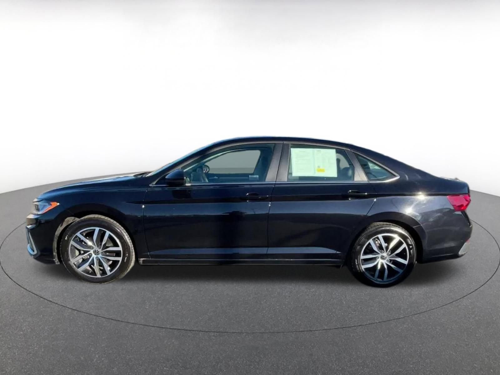 Thumbnail: 2025 Volkswagen Jetta - 9