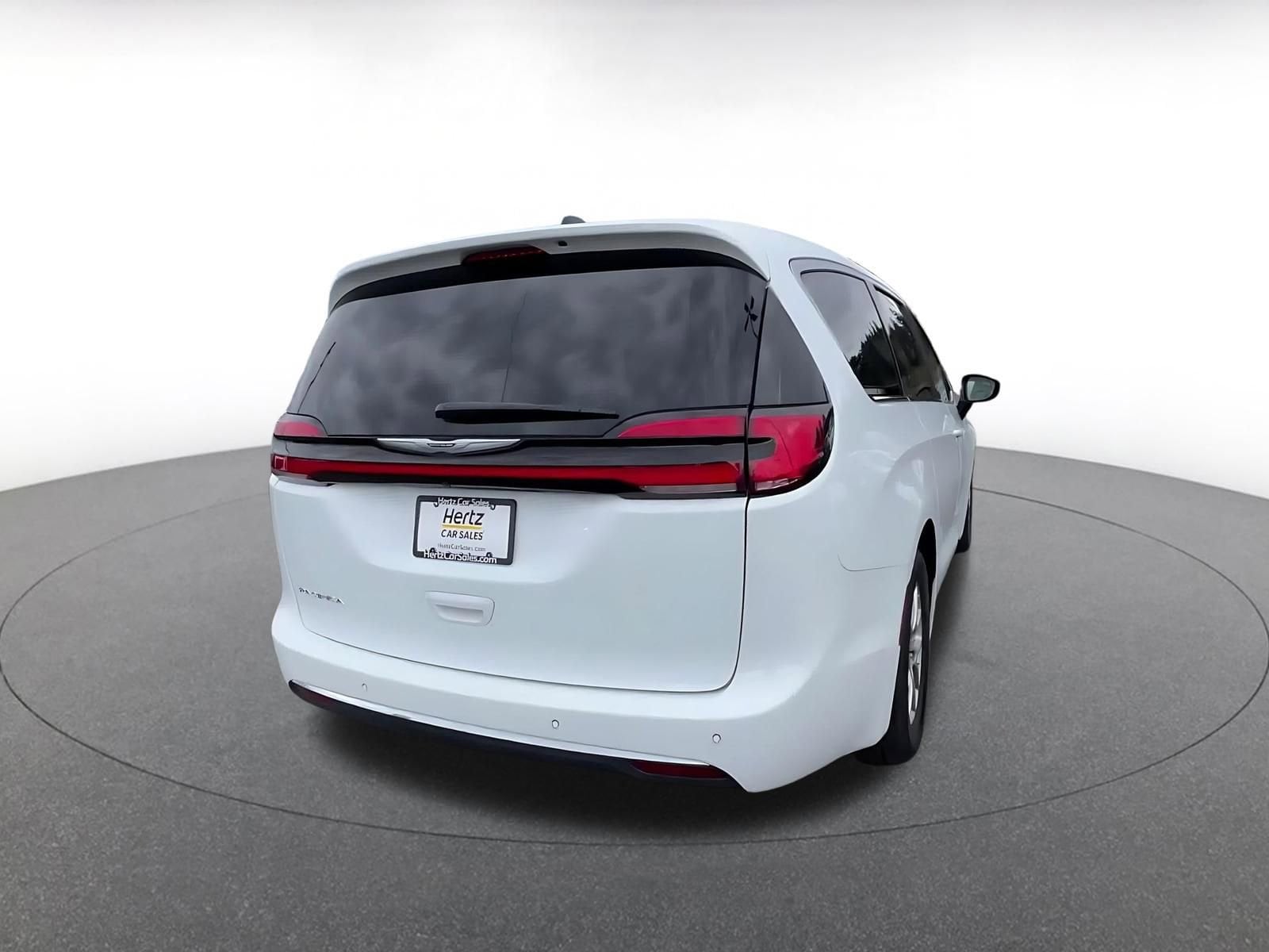 Thumbnail: 2025 Chrysler Pacifica - 14