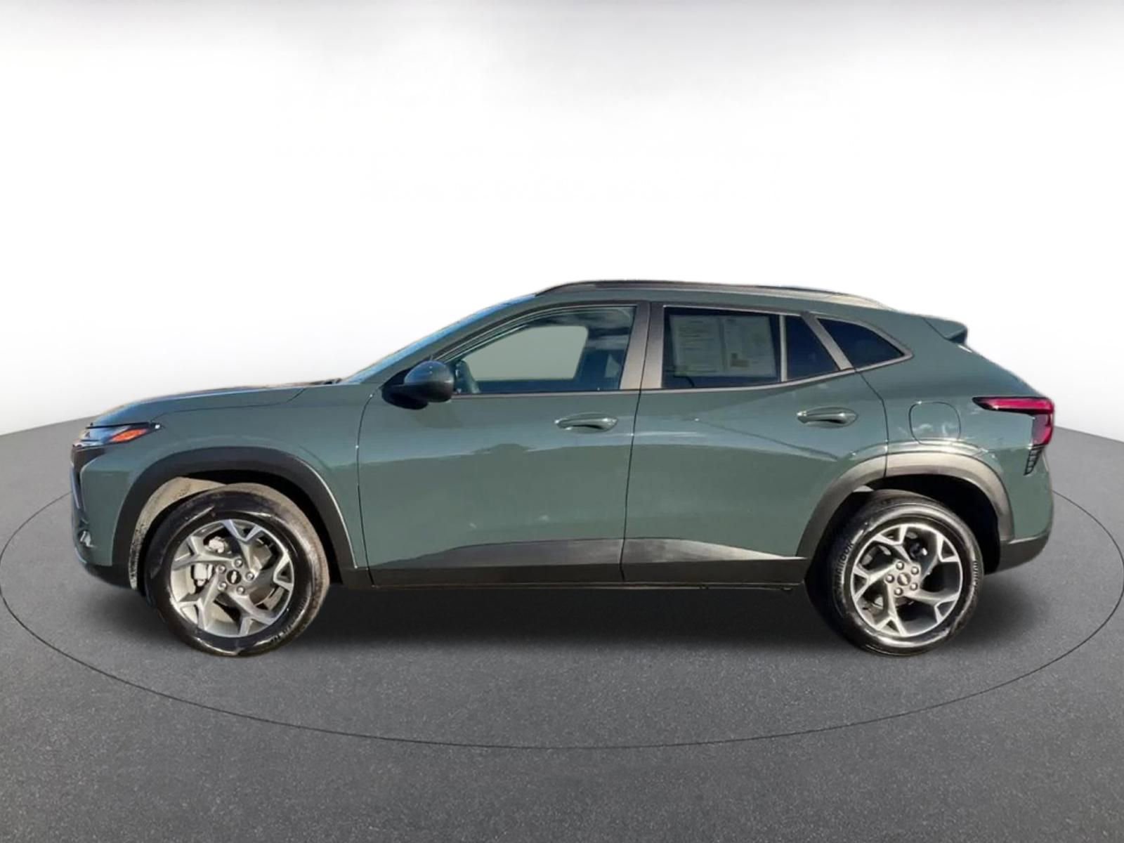 Thumbnail: 2025 Chevrolet Trax - 9