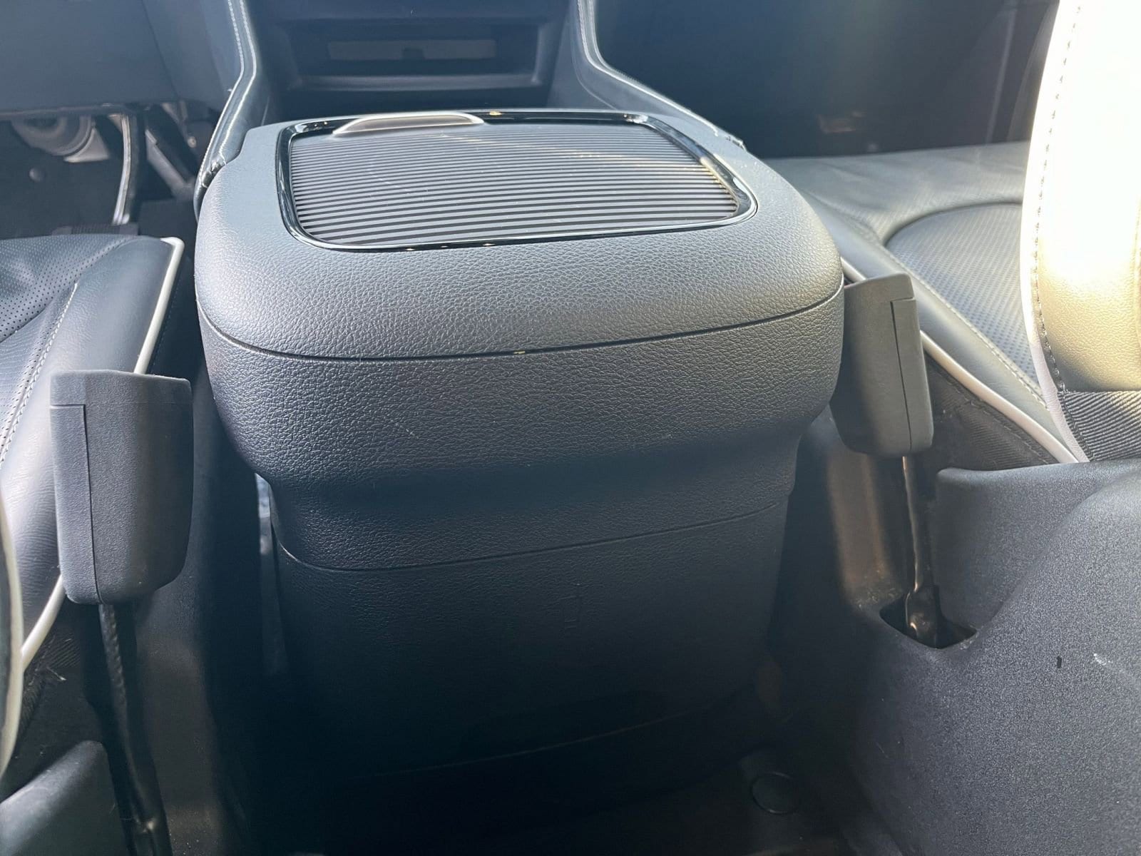 Thumbnail: 2025 Chrysler Pacifica - 25