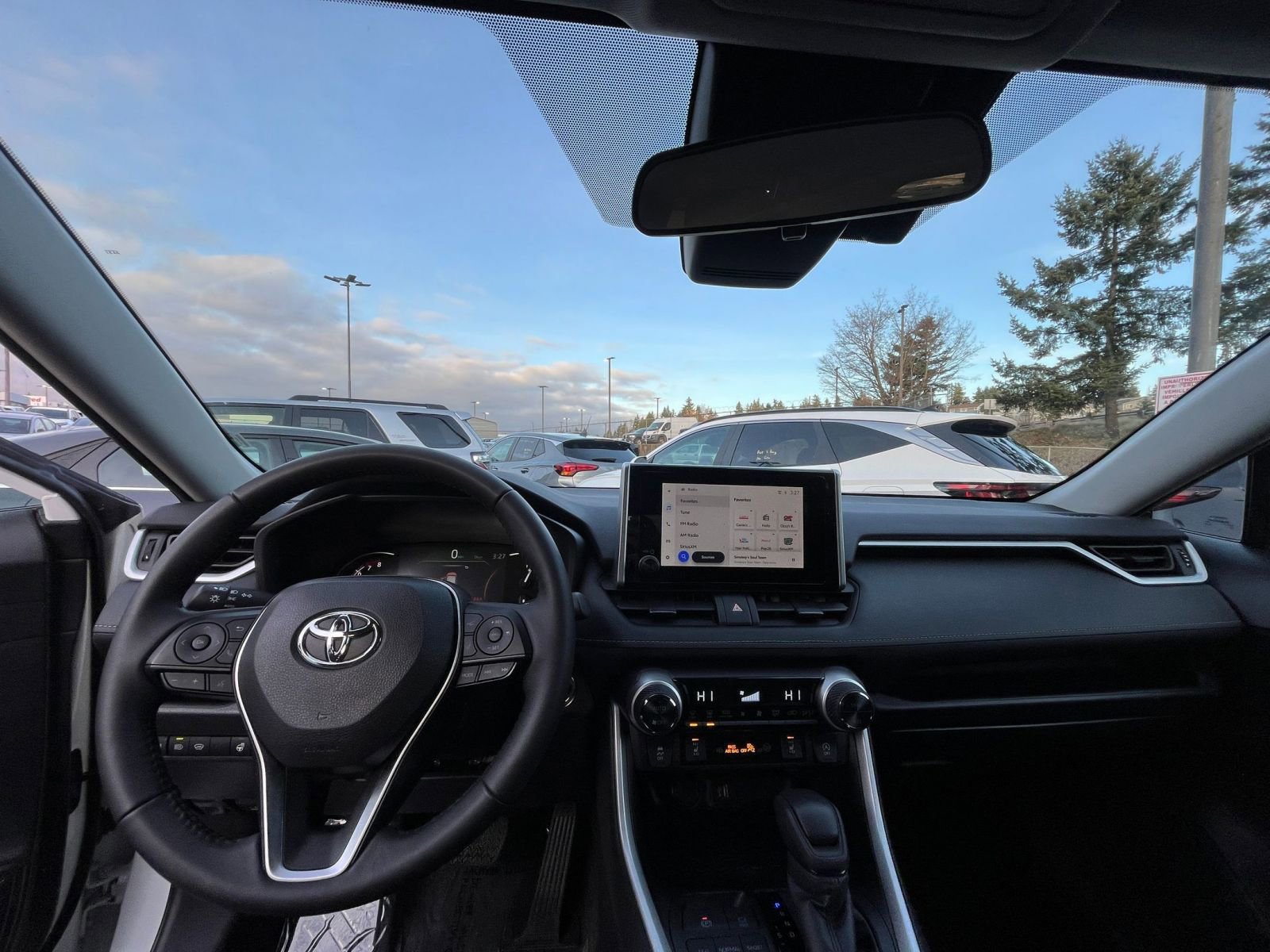 Thumbnail: 2025 Toyota RAV4 - 34