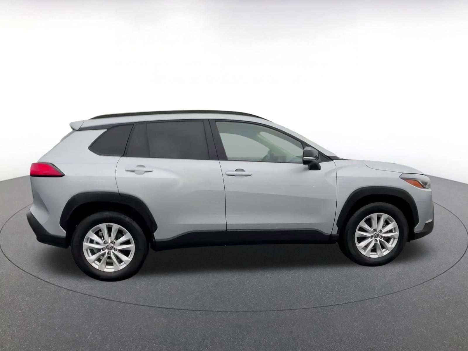 Thumbnail: 2025 Toyota Corolla Cross - 16