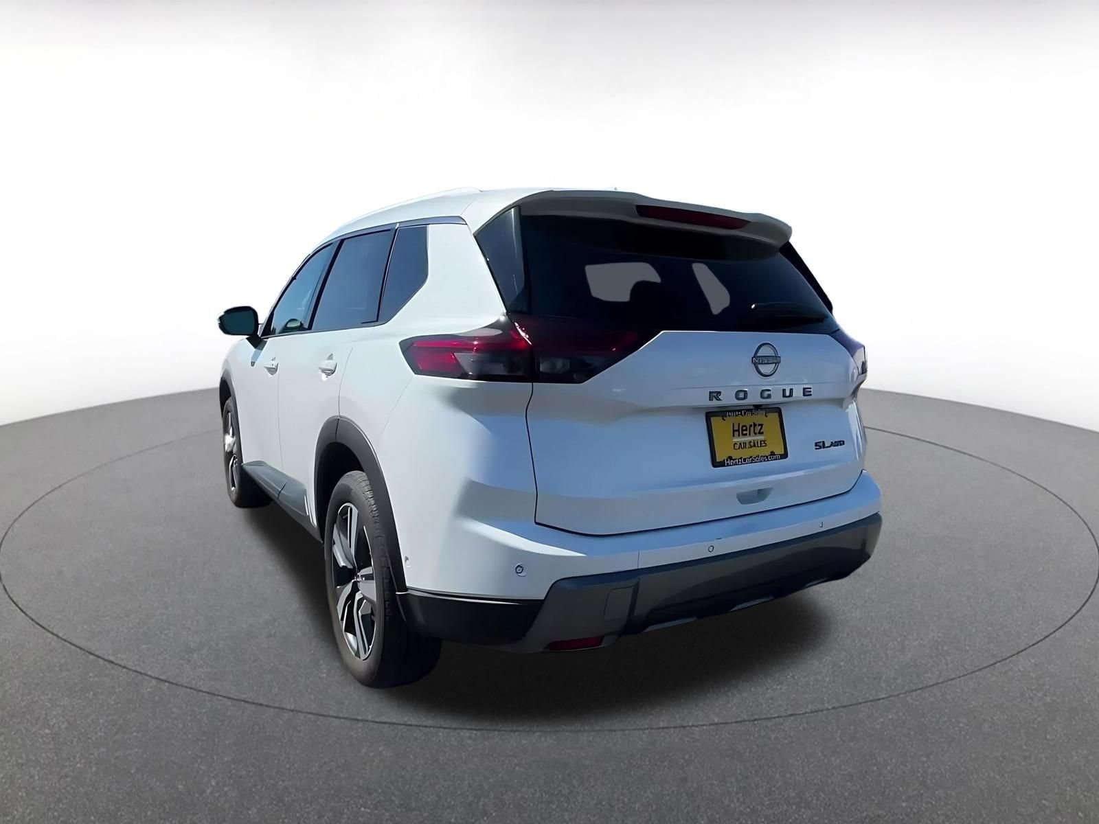 Thumbnail: 2026 Nissan Rogue - 10