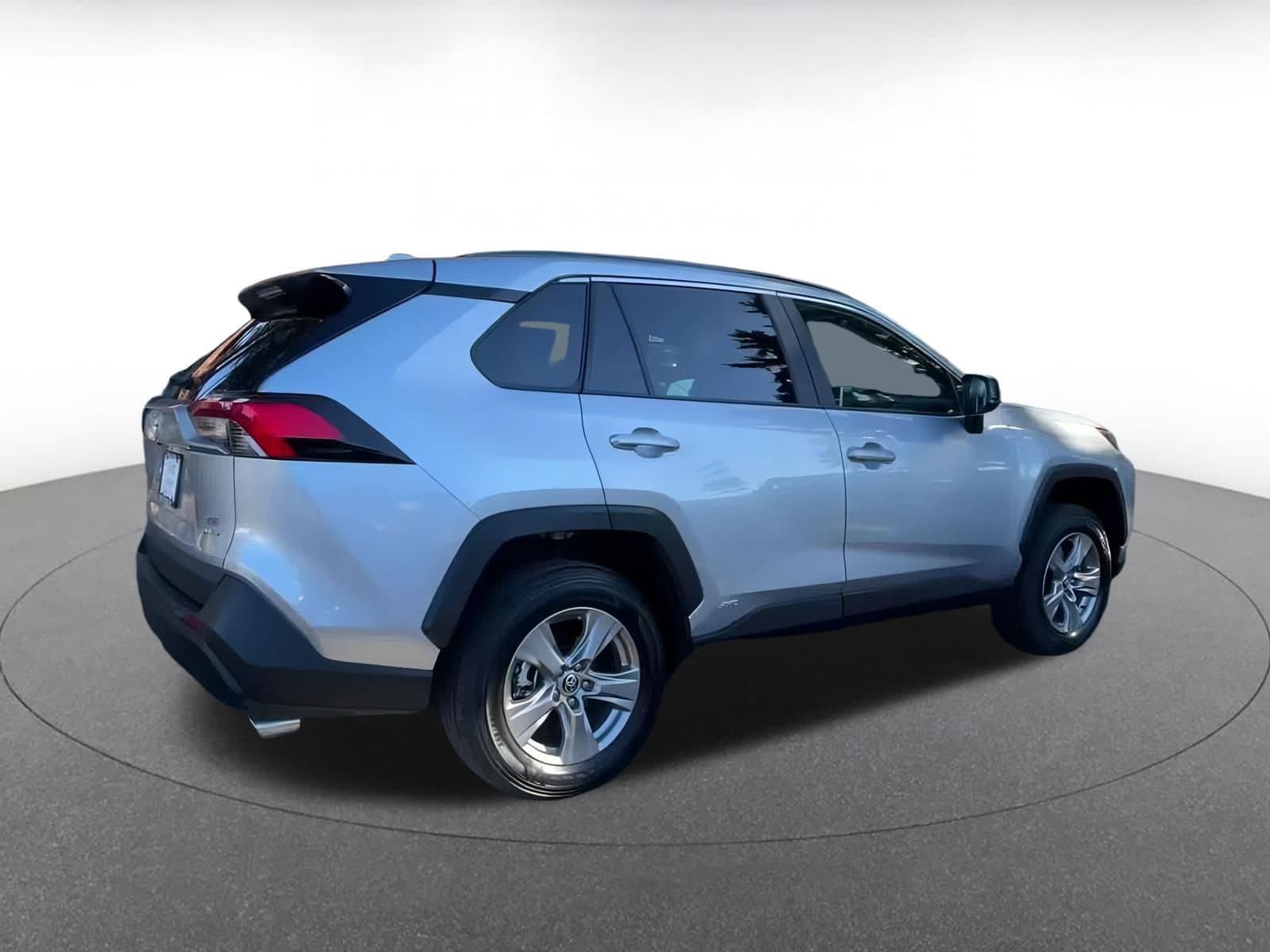 Thumbnail: 2025 Toyota RAV4 - 14