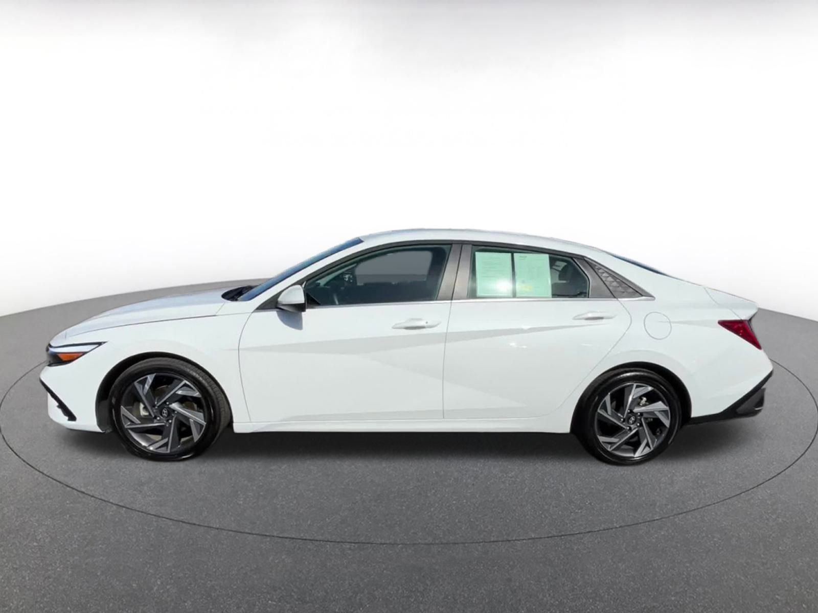 Thumbnail: 2025 Hyundai Elantra - 9