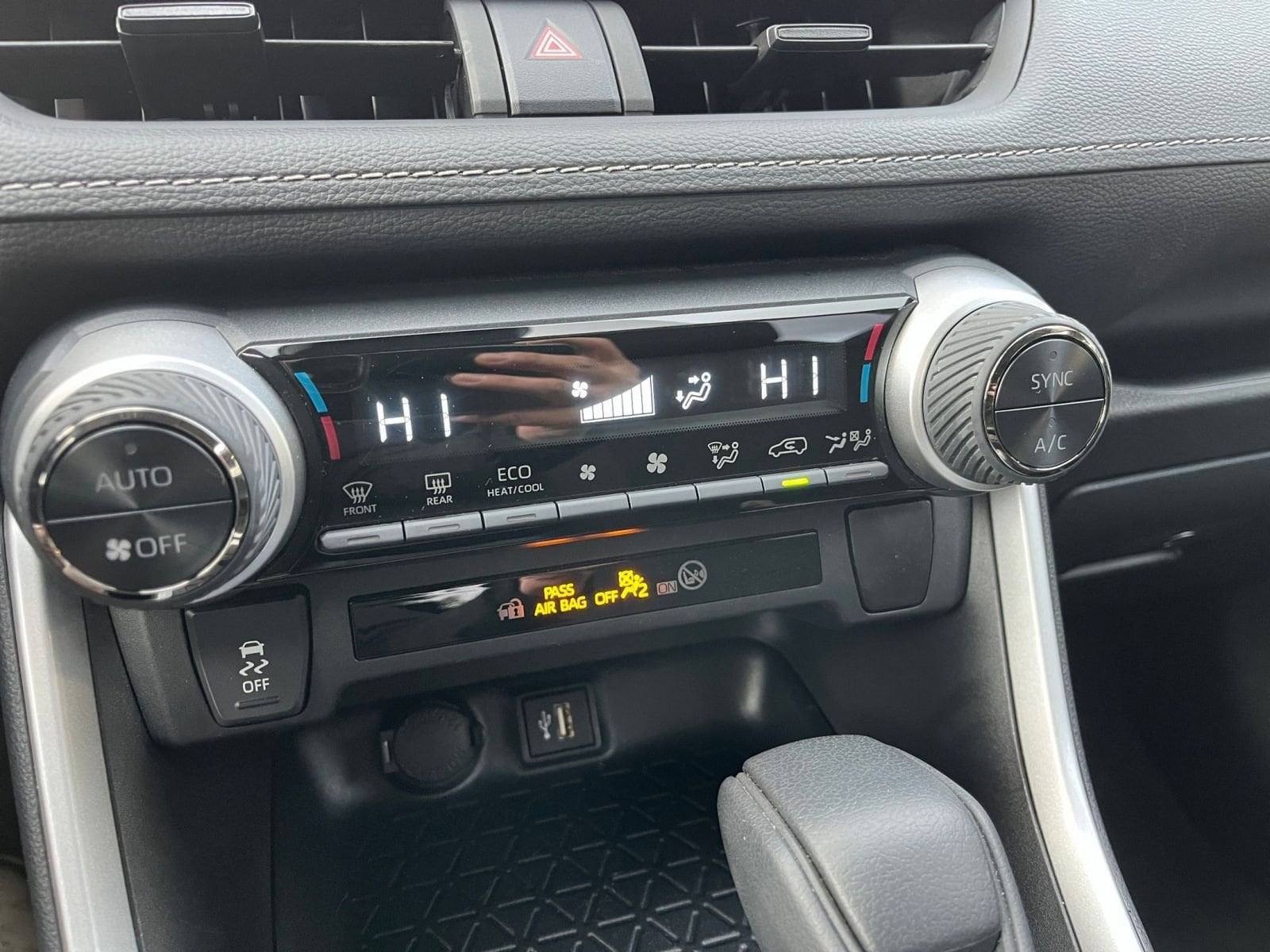 Thumbnail: 2025 Toyota RAV4 - 24