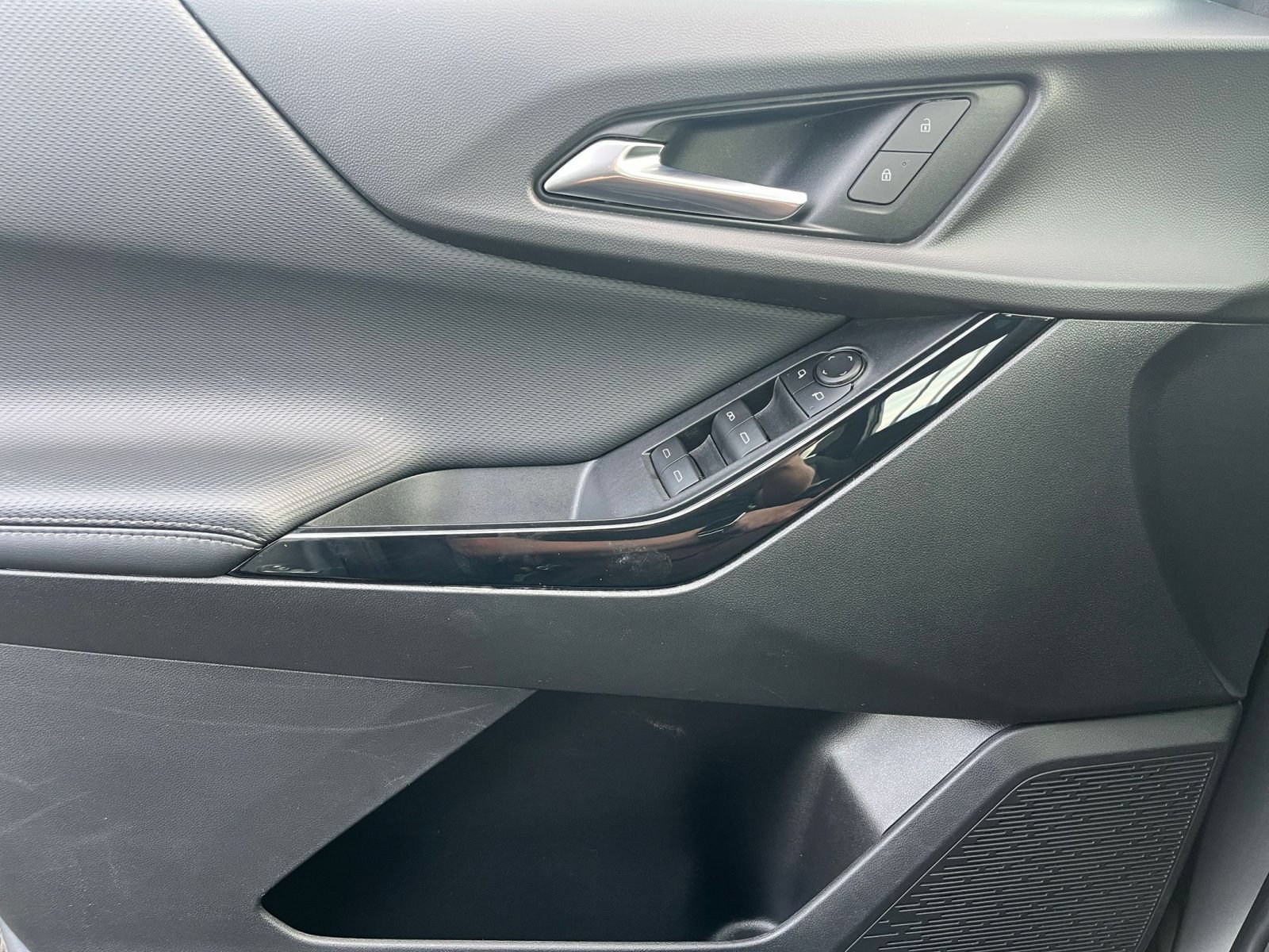 Thumbnail: 2025 Chevrolet Equinox - 18