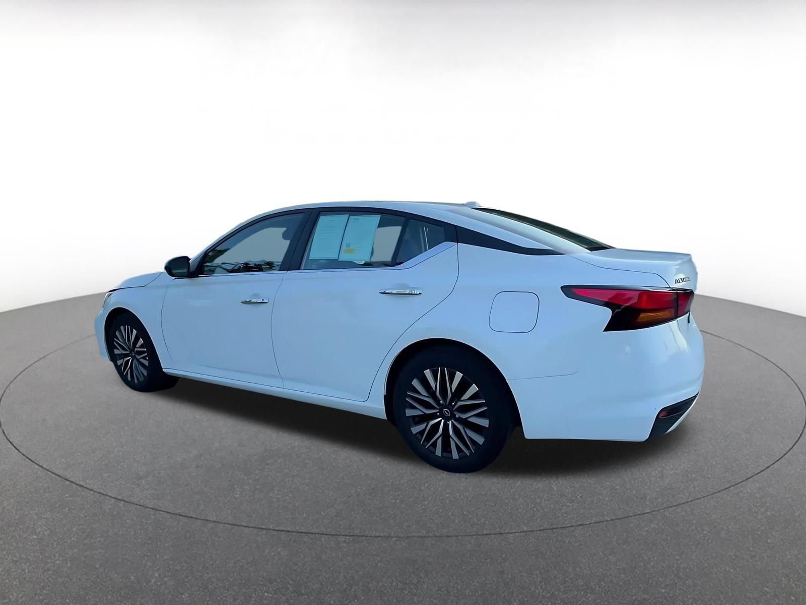 Thumbnail: 2025 Nissan Altima - 8