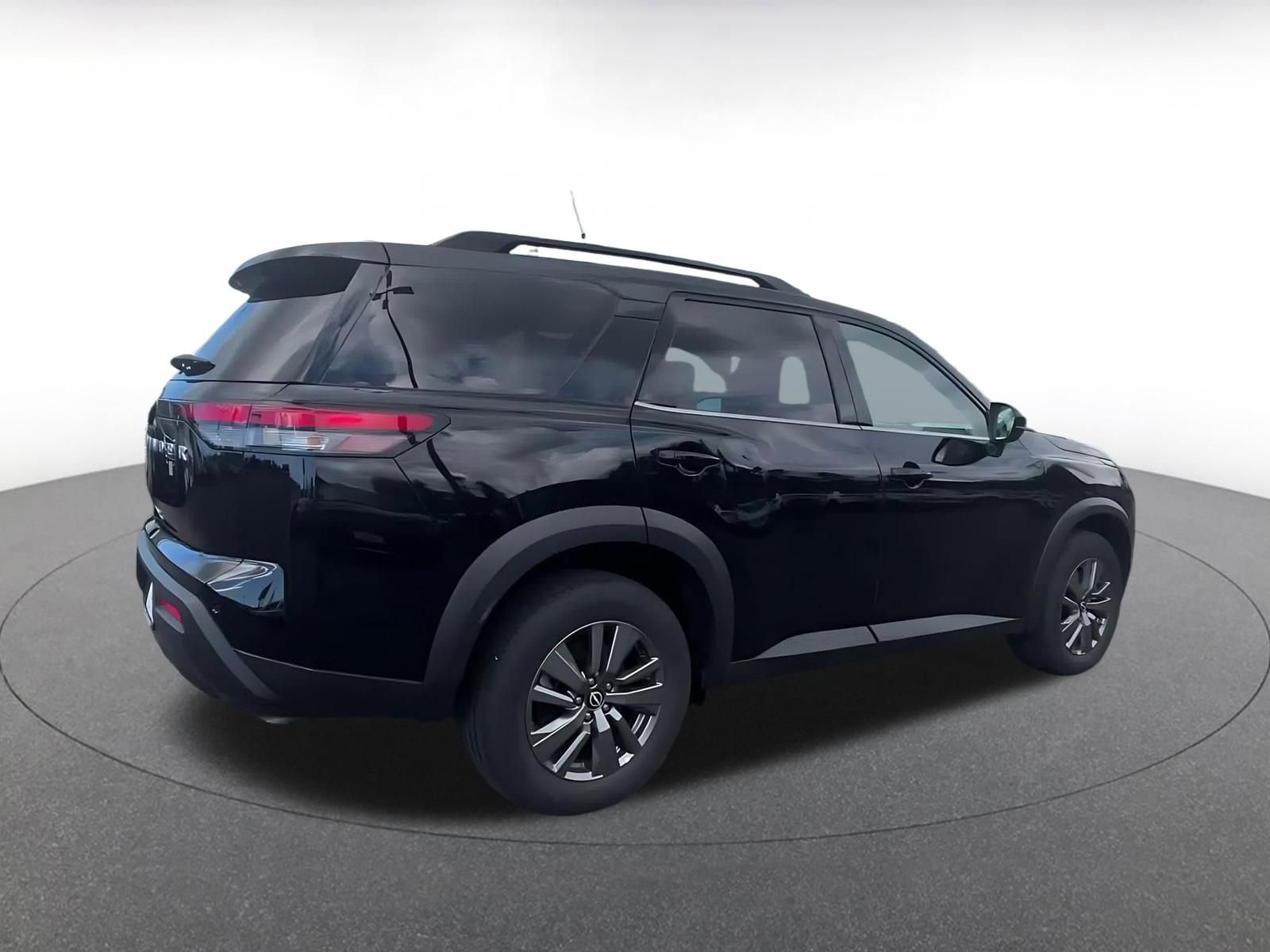 Thumbnail: 2025 Nissan Pathfinder - 15