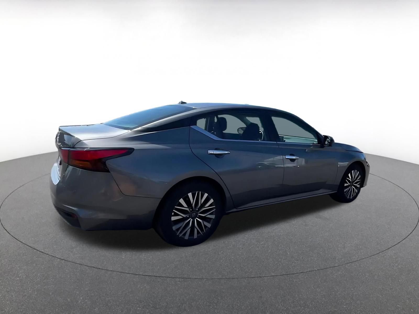 Thumbnail: 2025 Nissan Altima - 15