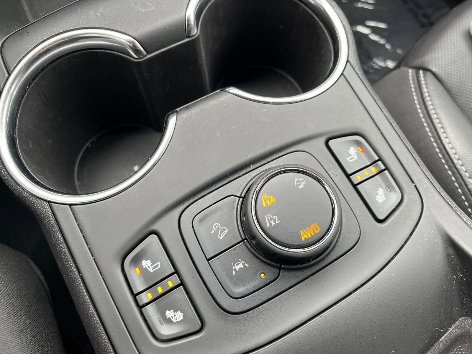 Thumbnail: 2024 GMC Terrain - 25