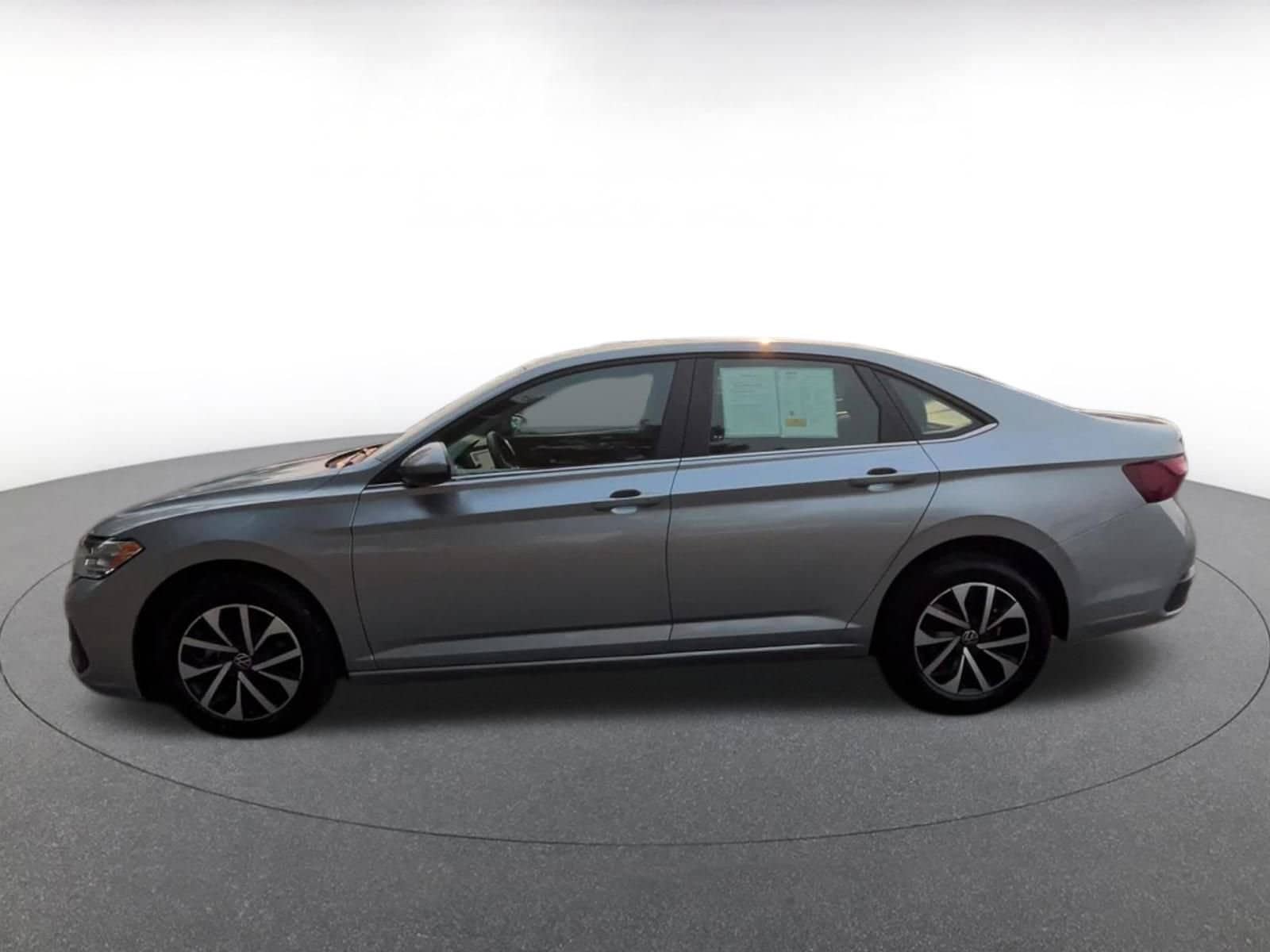 Thumbnail: 2024 Volkswagen Jetta - 9
