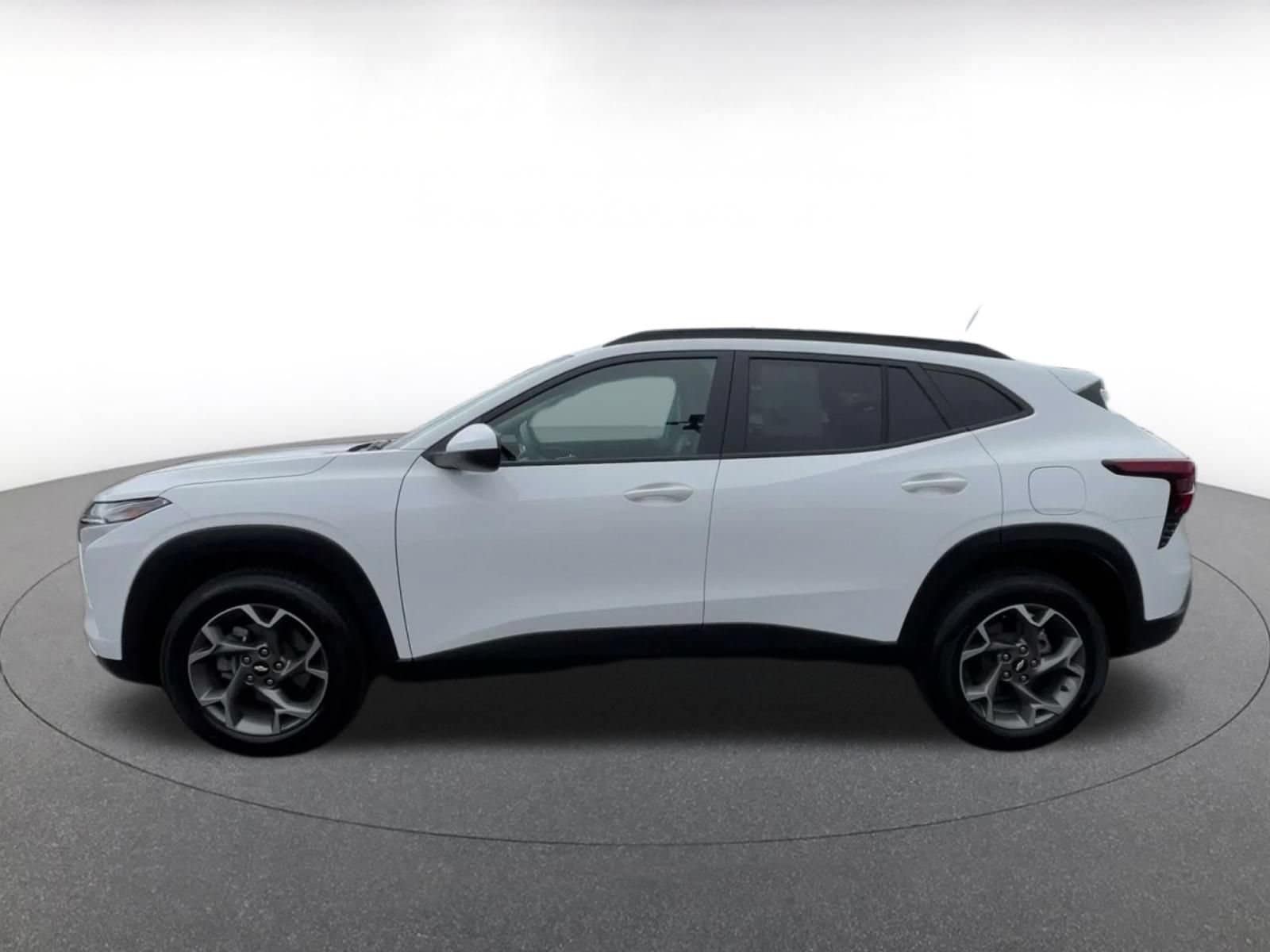 Thumbnail: 2025 Chevrolet Trax - 8