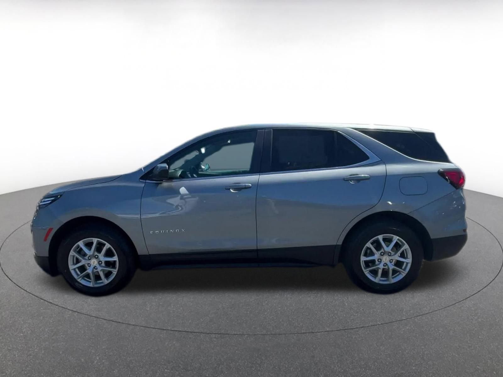 Thumbnail: 2023 Chevrolet Equinox - 8