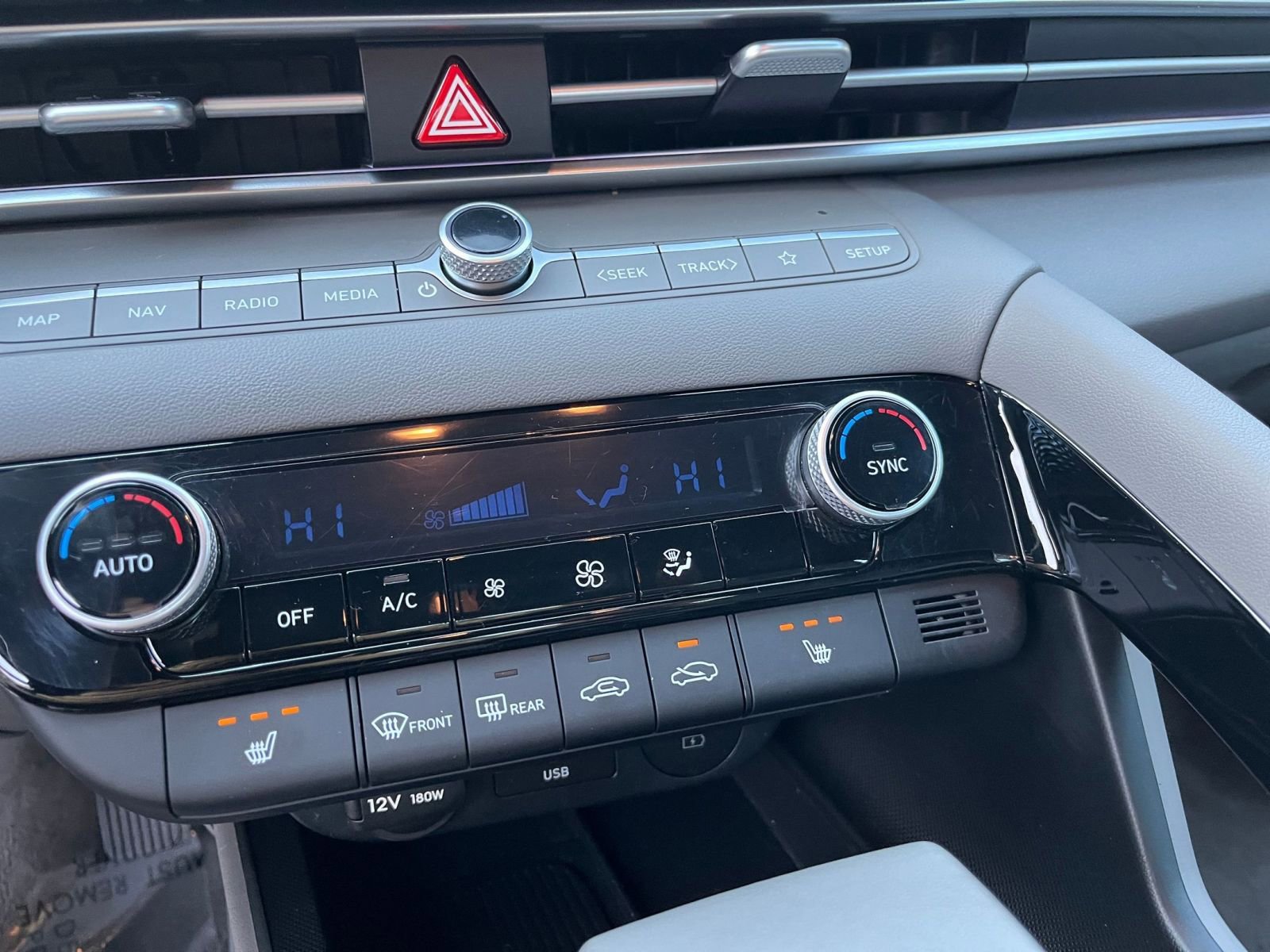 Thumbnail: 2025 Hyundai Elantra - 24