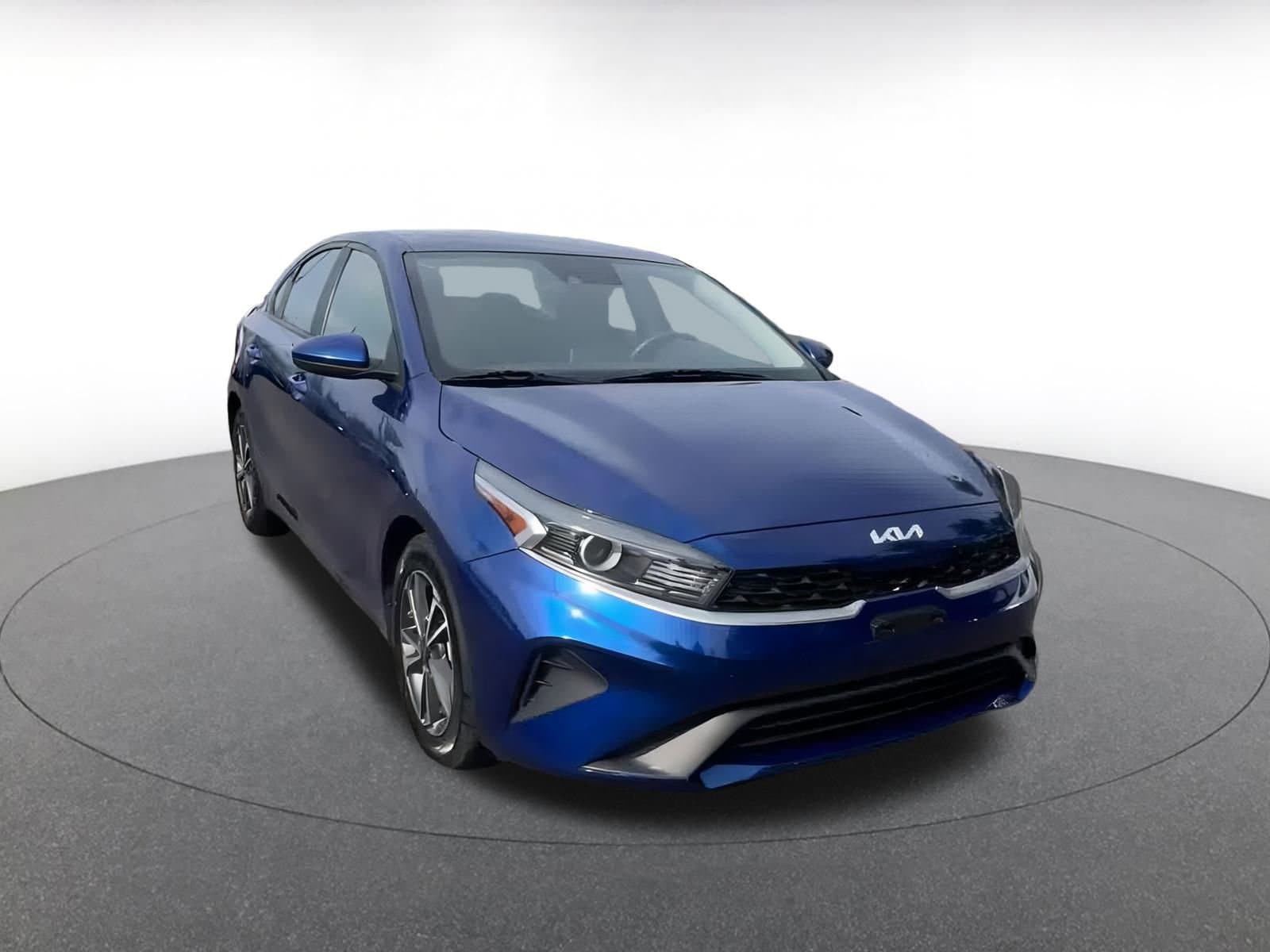Thumbnail: 2022 Kia Forte - 3