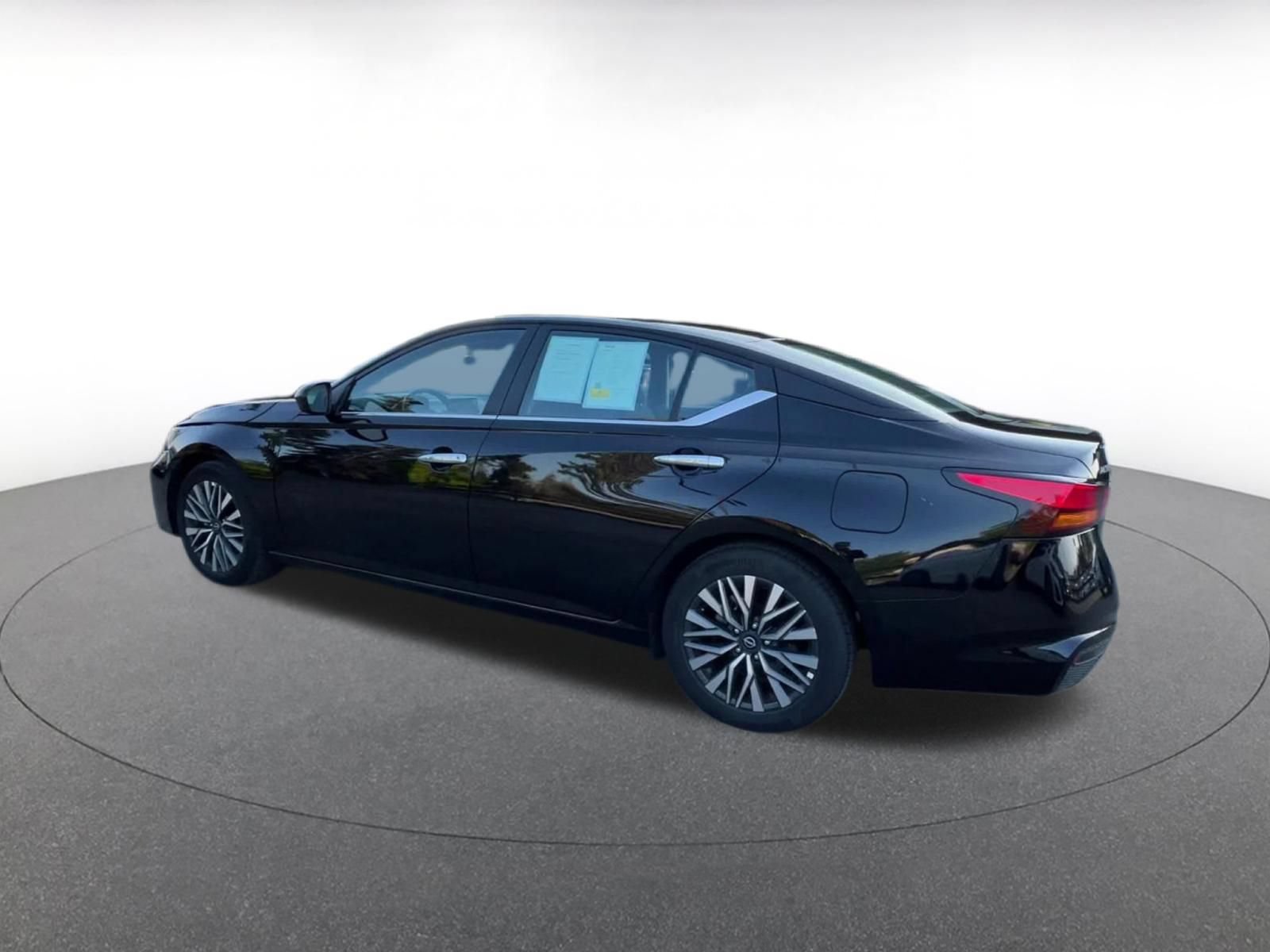 Thumbnail: 2025 Nissan Altima - 10