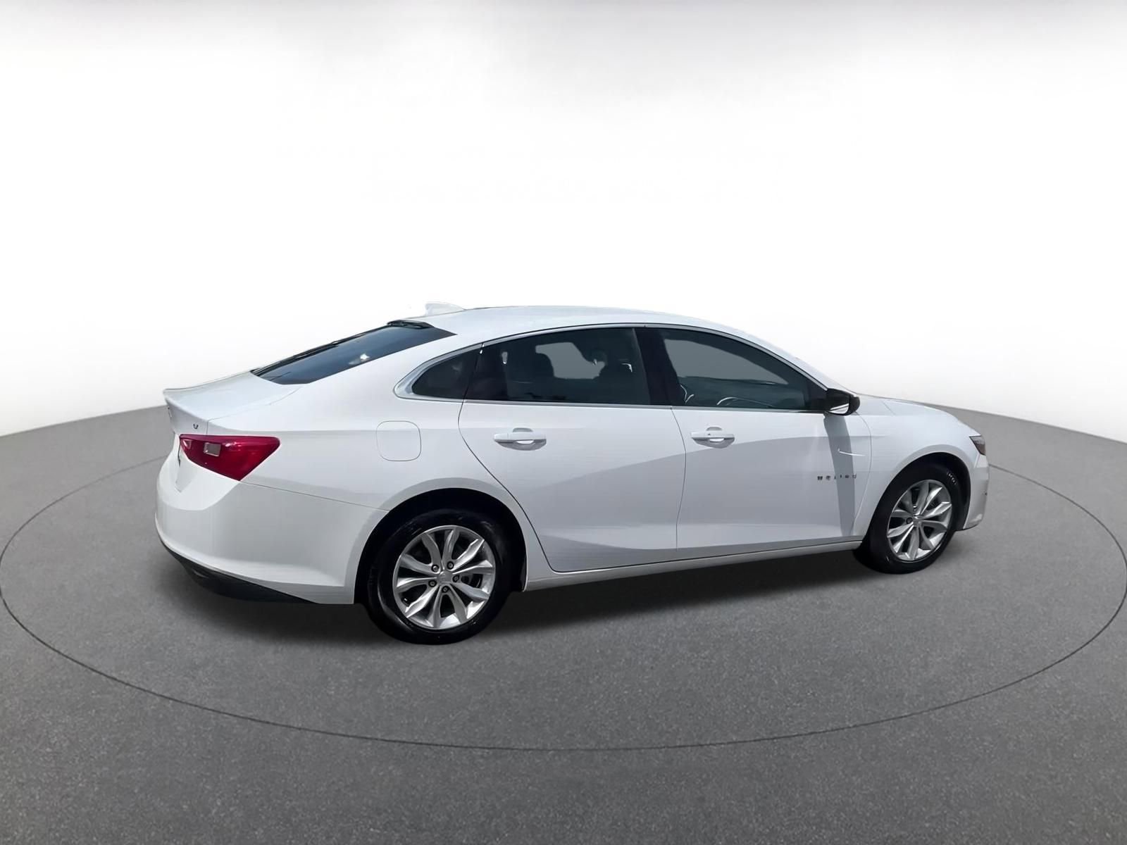 Thumbnail: 2023 Chevrolet Malibu - 15