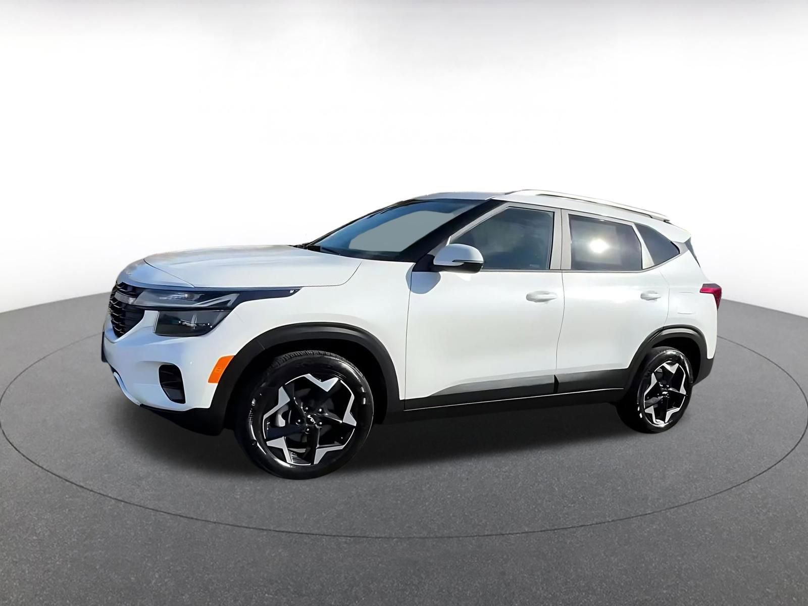 Thumbnail: 2025 Kia Seltos - 8