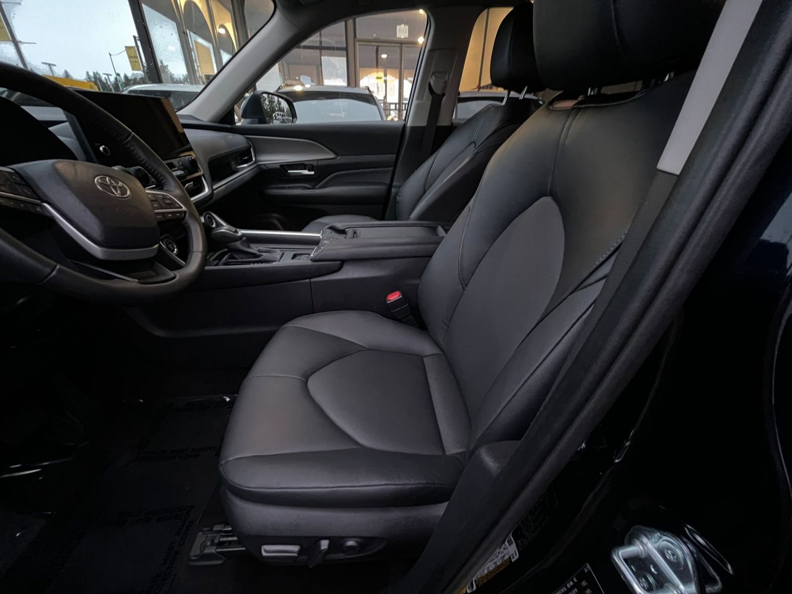 Thumbnail: 2025 Toyota Grand Highlander - 28