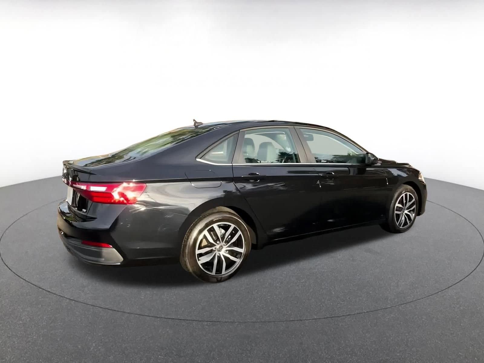 Thumbnail: 2025 Volkswagen Jetta - 12