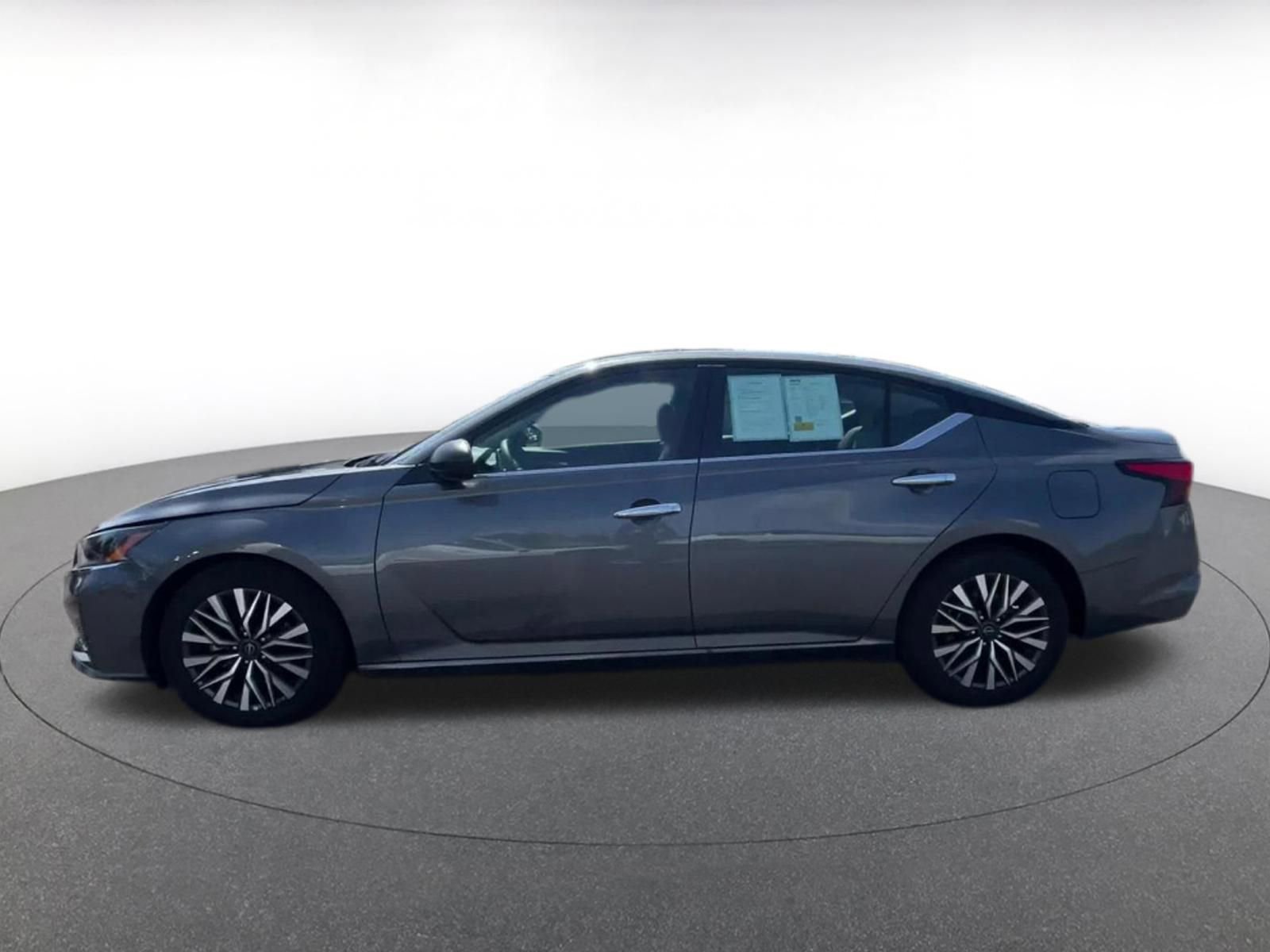 Thumbnail: 2025 Nissan Altima - 9