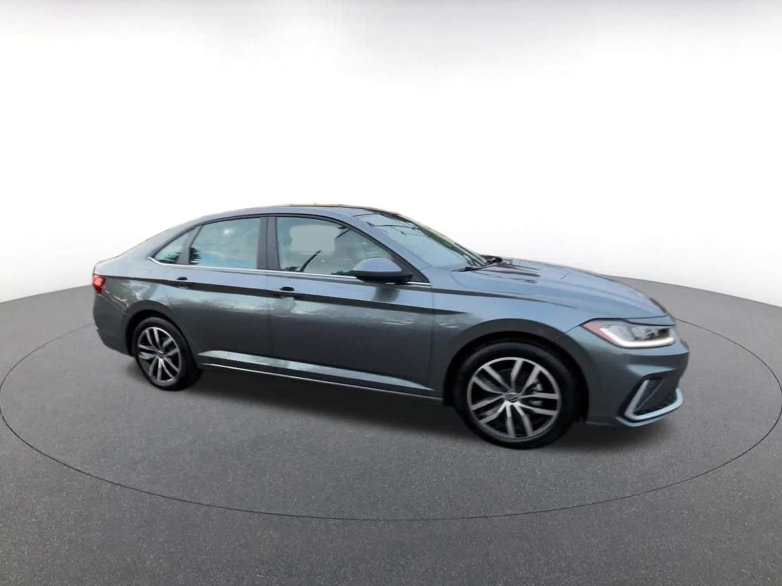 Thumbnail: 2025 Volkswagen Jetta - 2