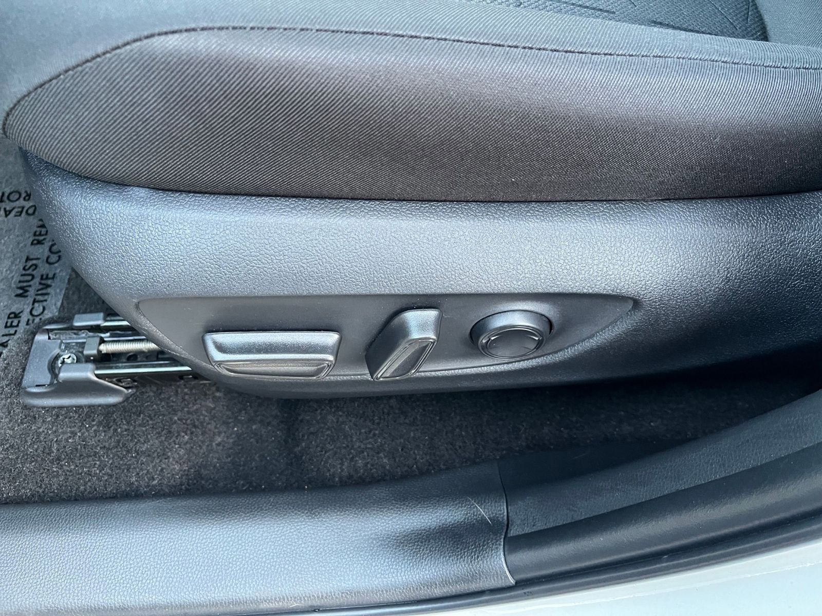 Thumbnail: 2025 Toyota RAV4 - 24