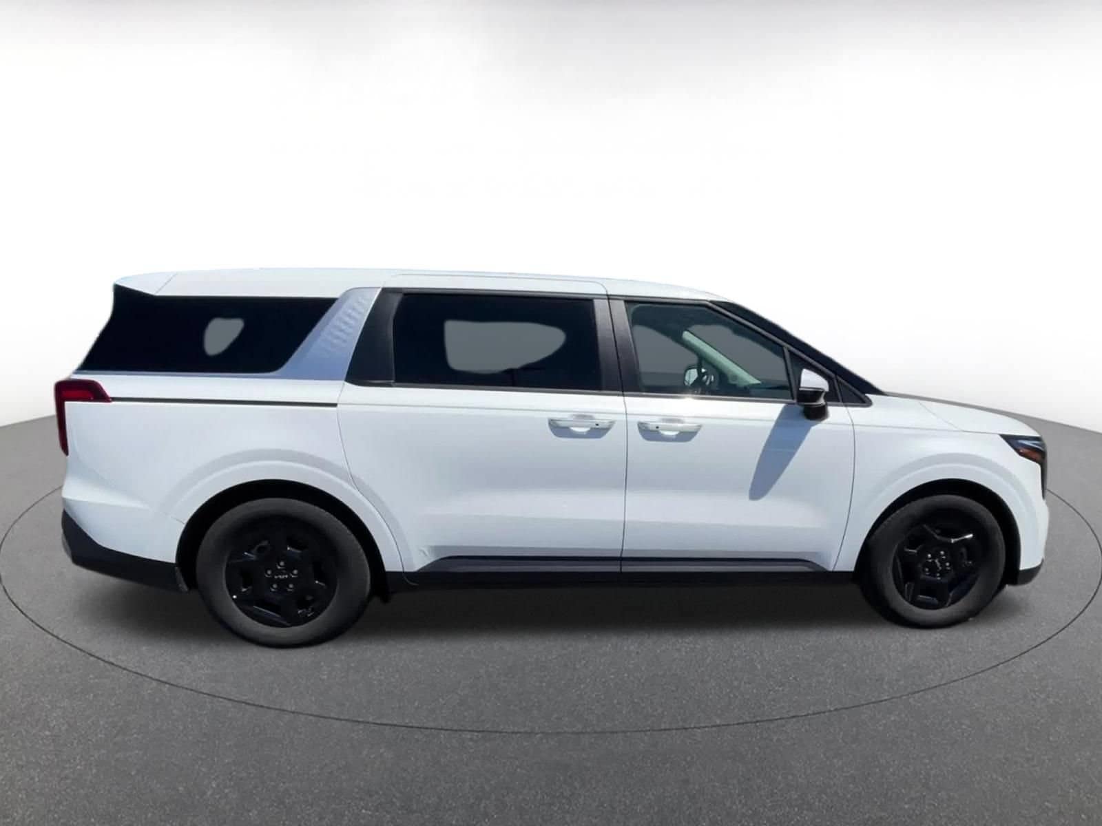 Thumbnail: 2026 Kia Carnival - 16