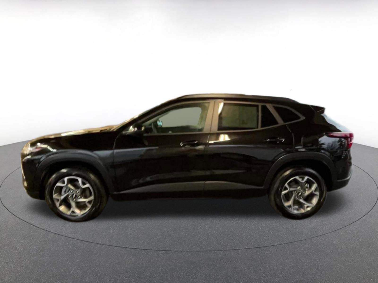 Thumbnail: 2025 Chevrolet Trax - 9