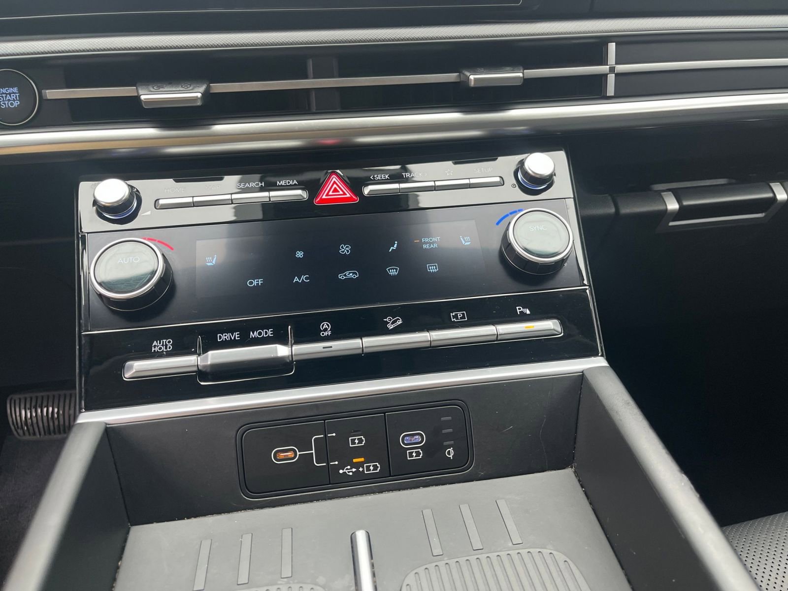 Thumbnail: 2025 Hyundai Santa Fe - 24