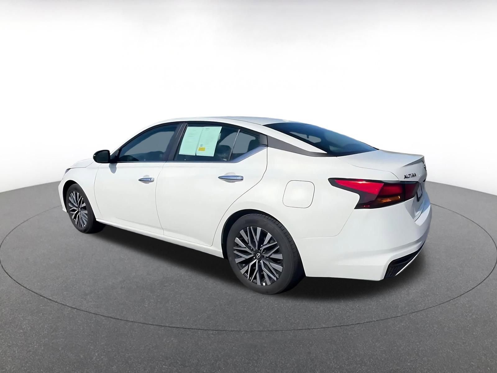 Thumbnail: 2025 Nissan Altima - 10