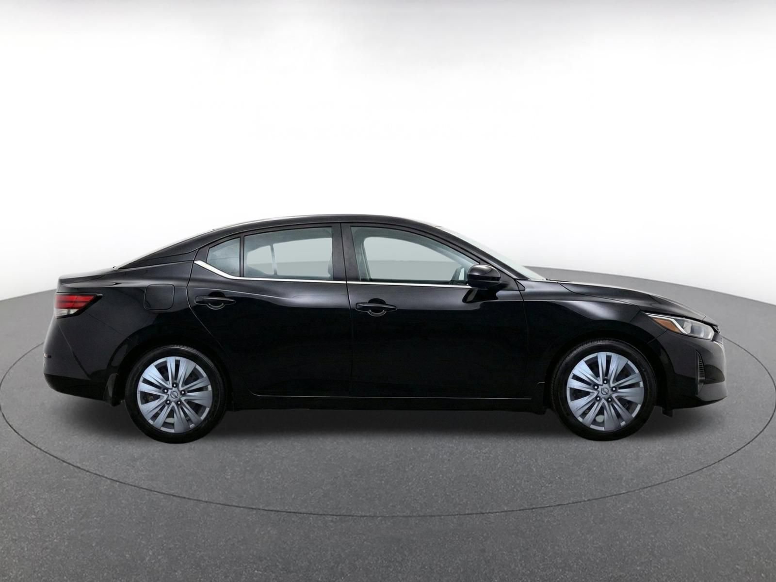 Thumbnail: 2025 Nissan Sentra - 10