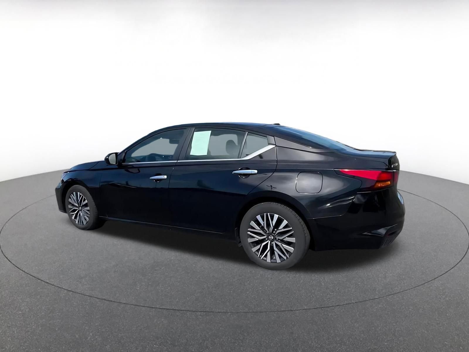 Thumbnail: 2025 Nissan Altima - 10