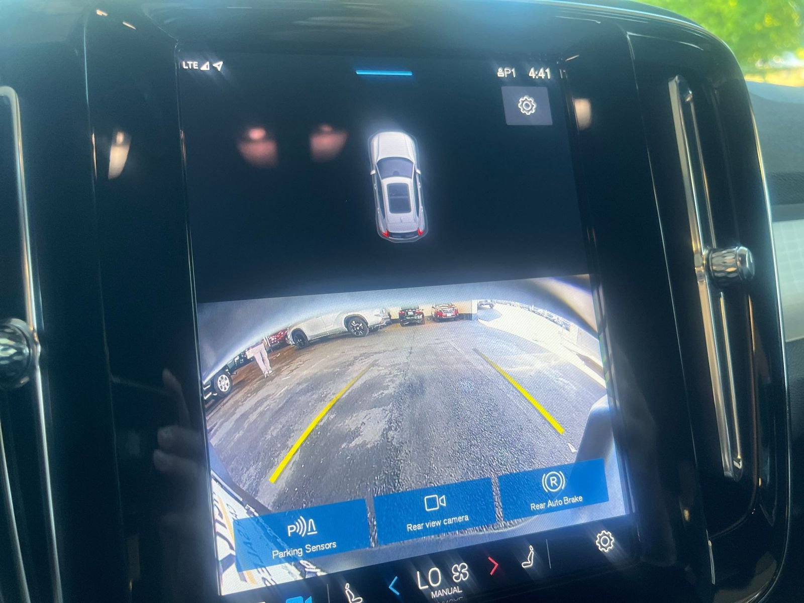 Thumbnail: 2024 Volvo XC40 - 17