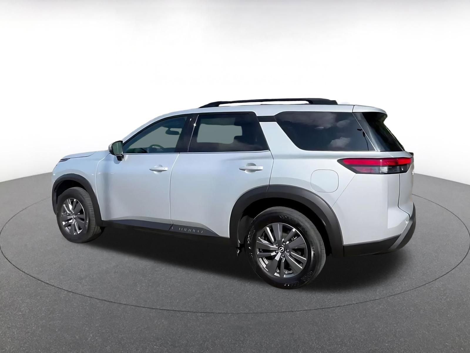 Thumbnail: 2025 Nissan Pathfinder - 10