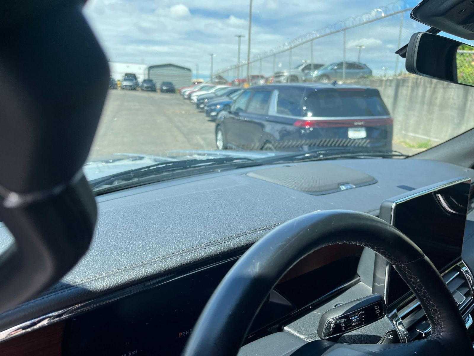 Thumbnail: 2023 Lincoln Navigator - 34