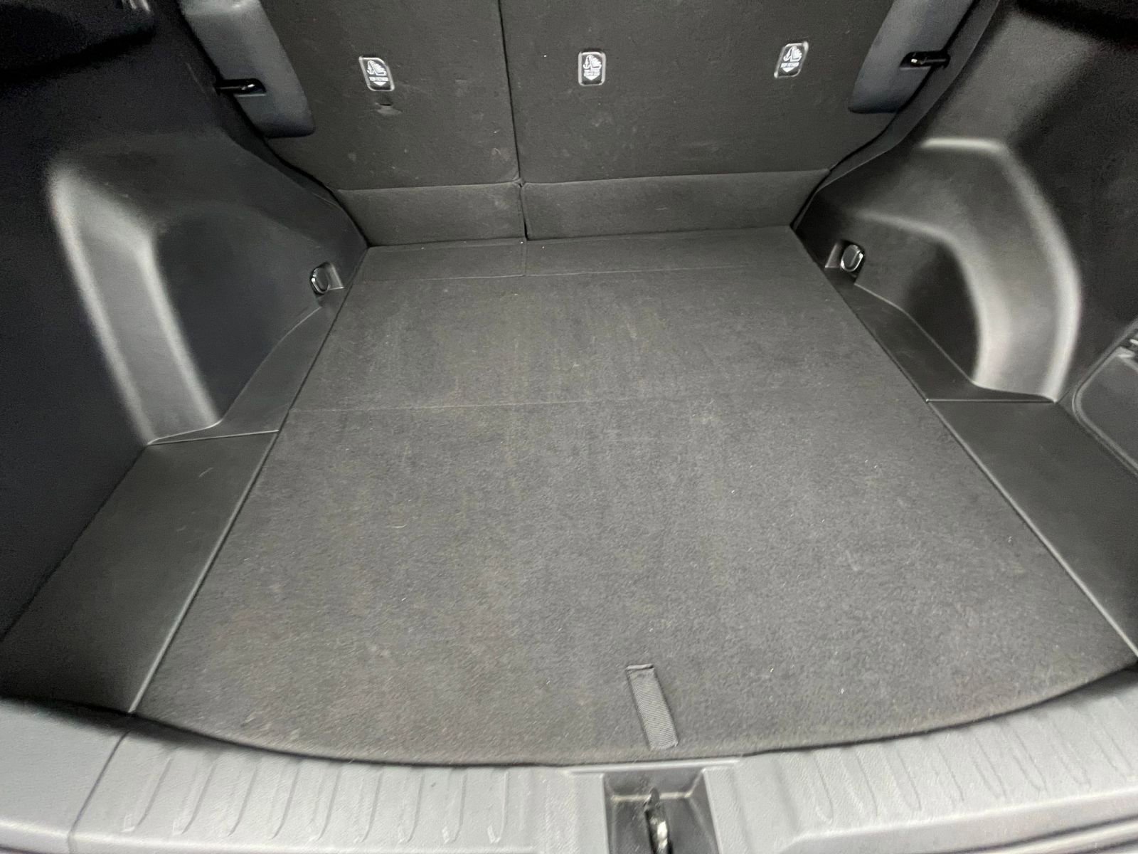 Thumbnail: 2025 Toyota RAV4 - 31