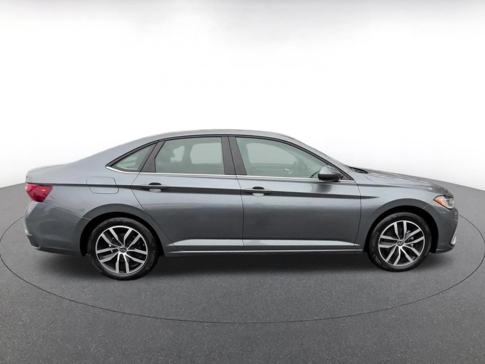 Thumbnail: 2025 Volkswagen Jetta - 16