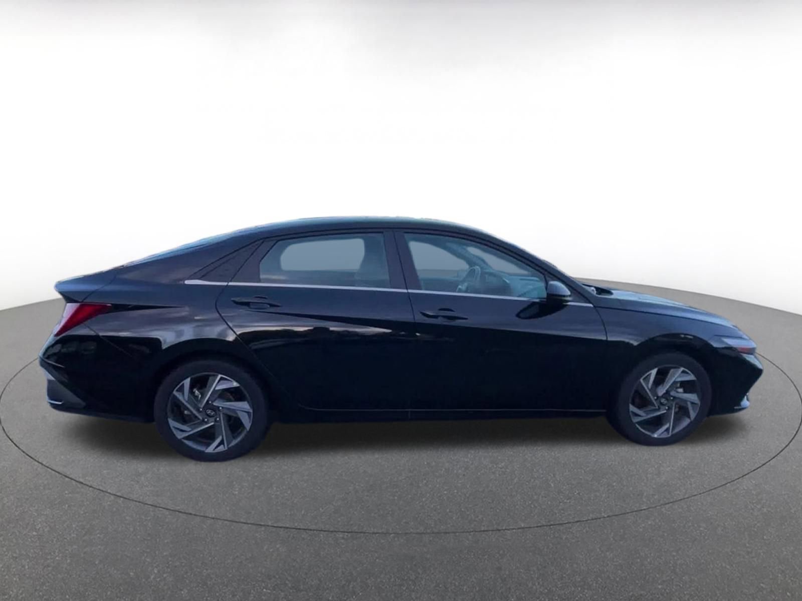 Thumbnail: 2025 Hyundai Elantra - 16