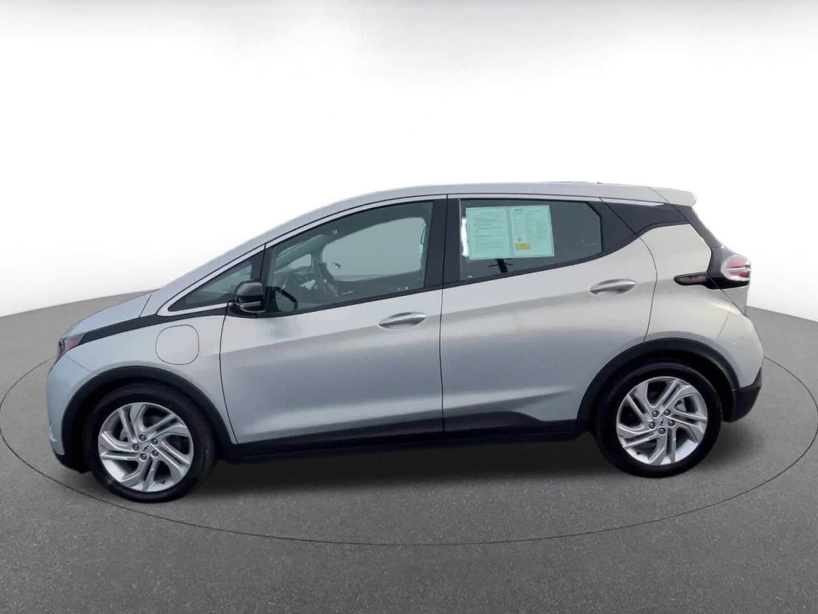 Thumbnail: 2023 Chevrolet Bolt EV - 8