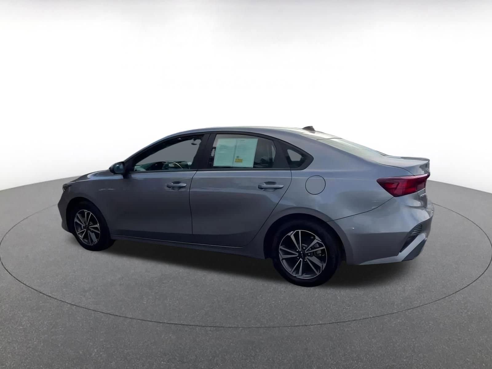 Thumbnail: 2024 Kia Forte - 10