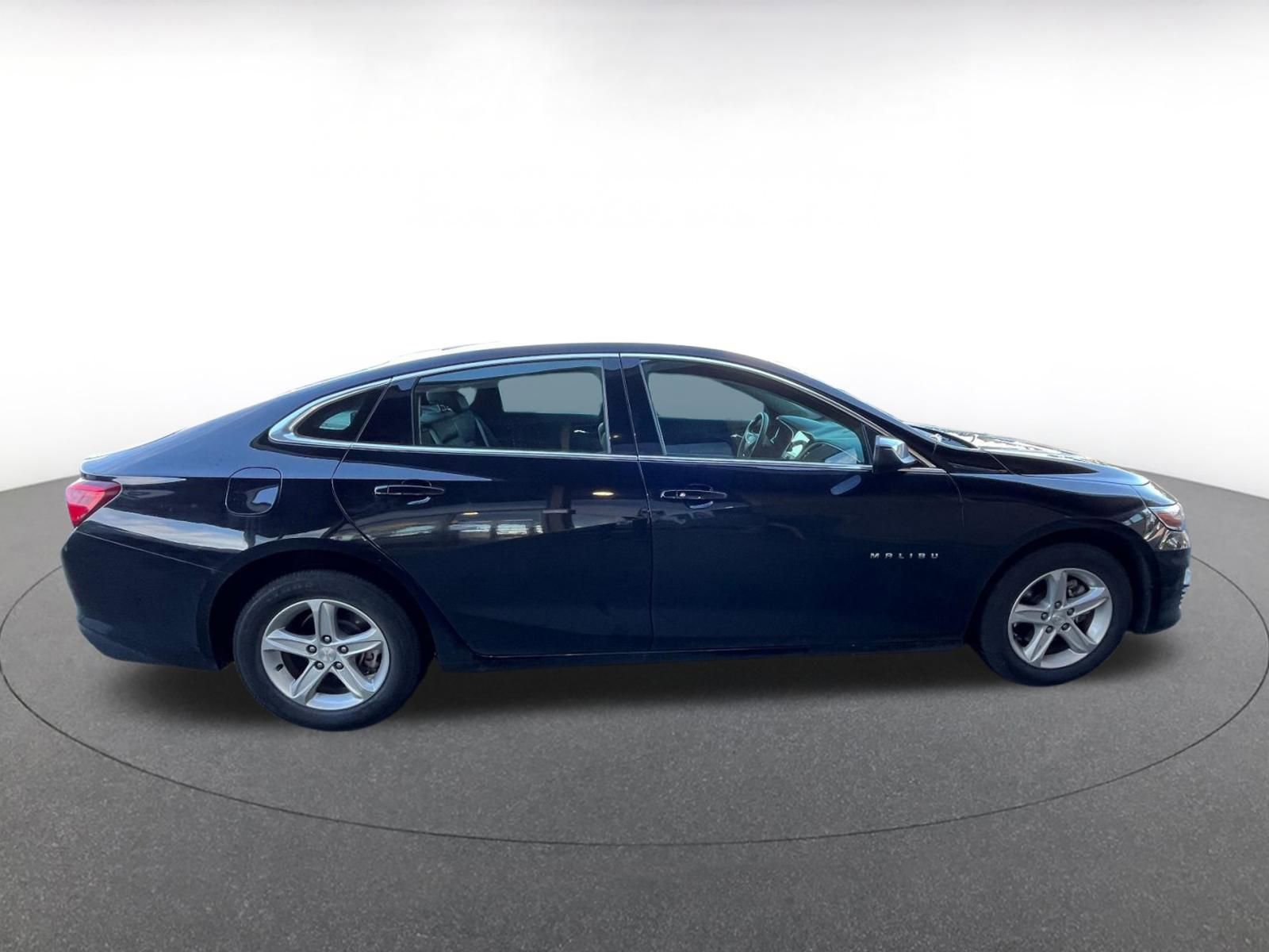 Thumbnail: 2024 Chevrolet Malibu - 8