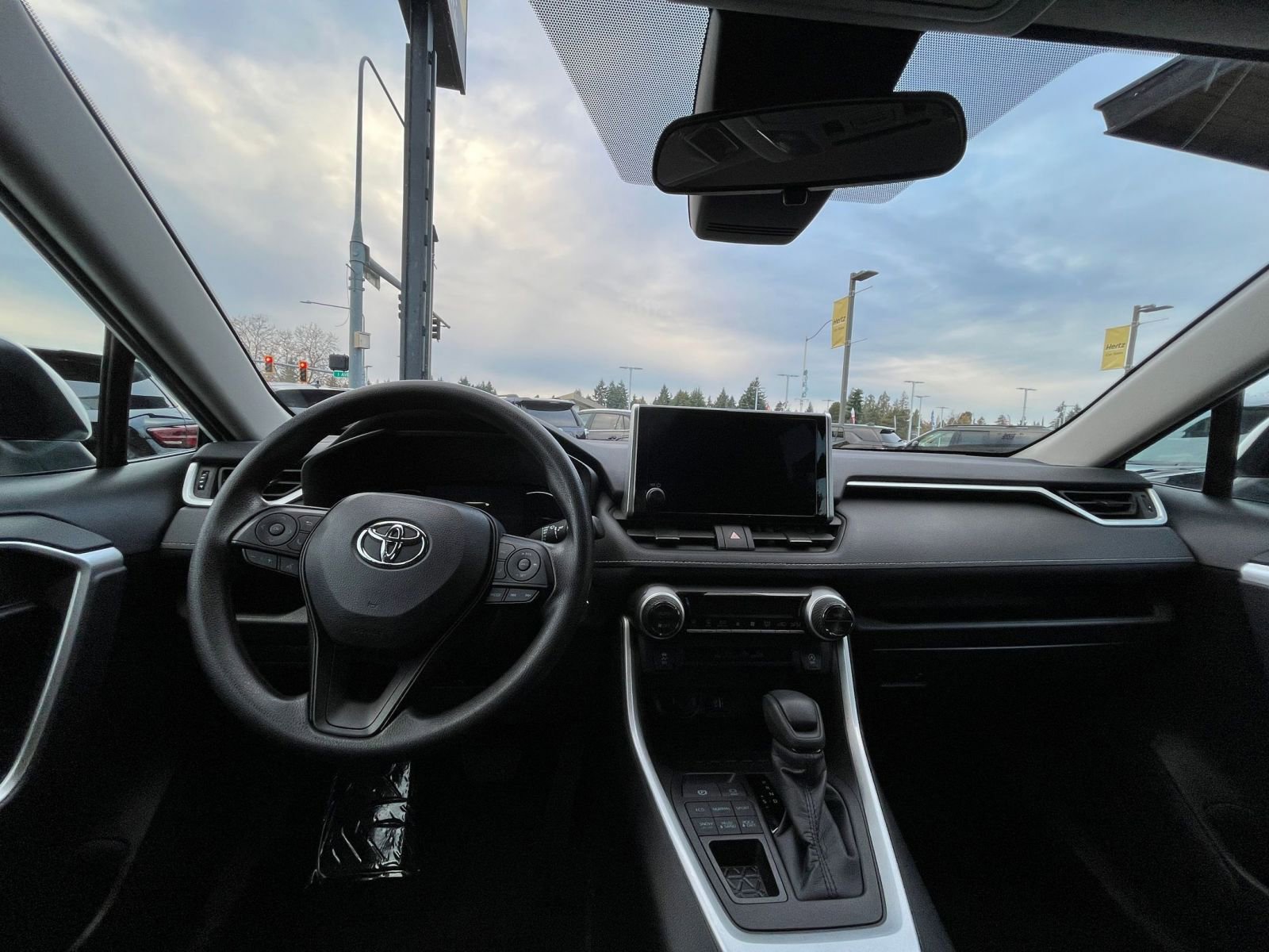 Thumbnail: 2025 Toyota RAV4 - 33