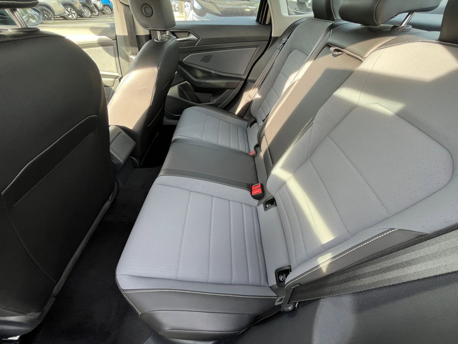 Thumbnail: 2025 Volkswagen Jetta - 25