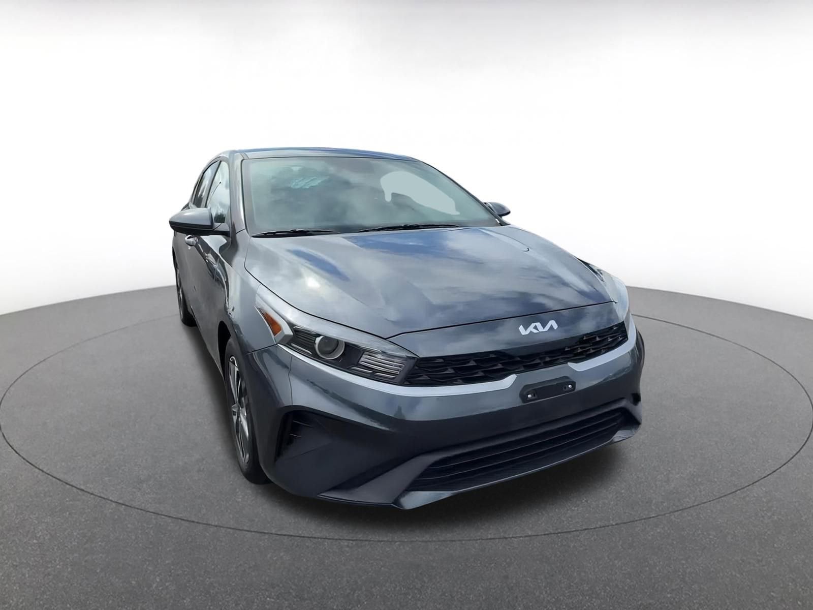 Thumbnail: 2024 Kia Forte - 3