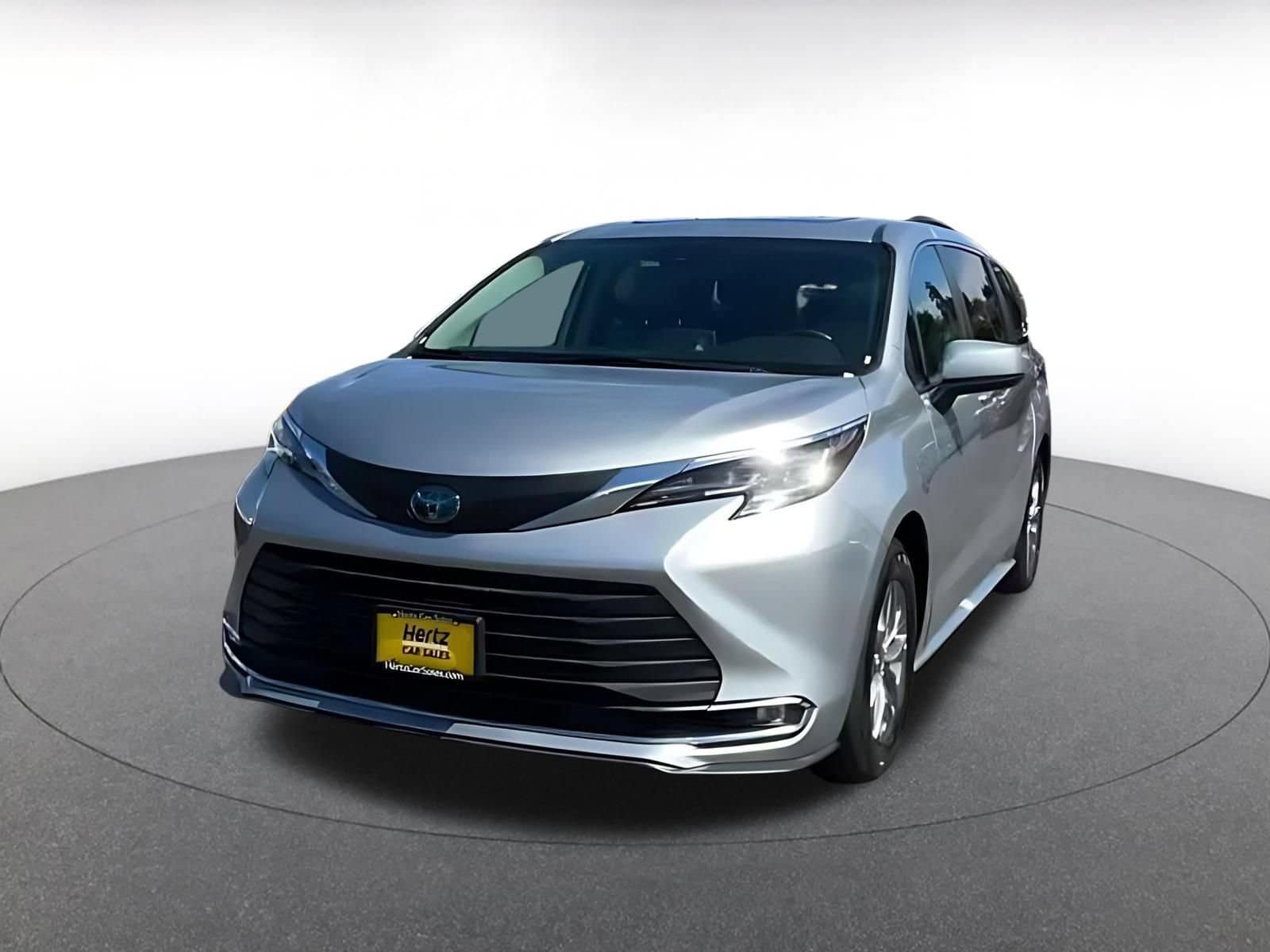 Thumbnail: 2023 Toyota Sienna - 5