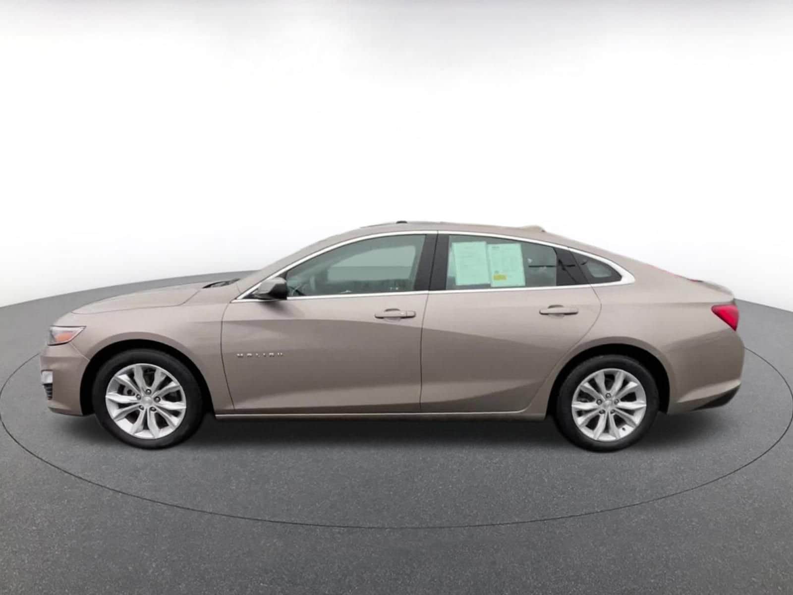 Thumbnail: 2024 Chevrolet Malibu - 9