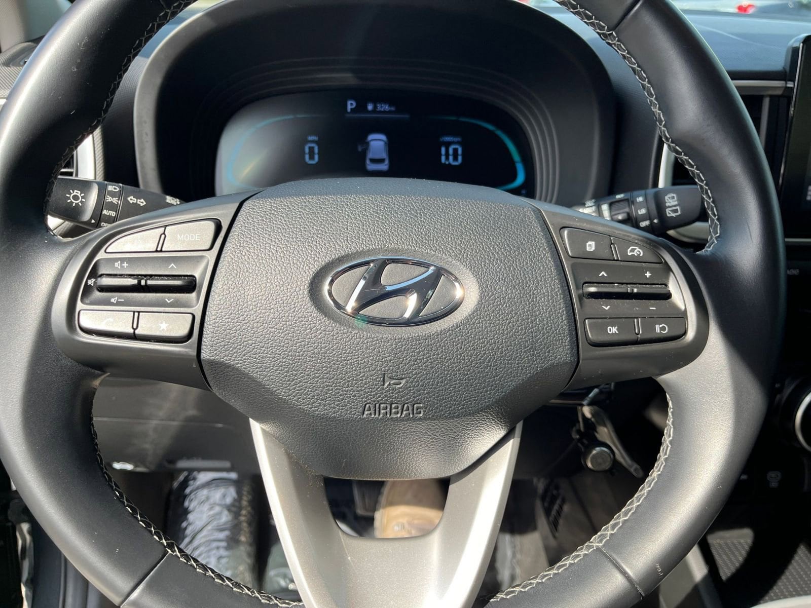 Thumbnail: 2023 Hyundai Venue - 28